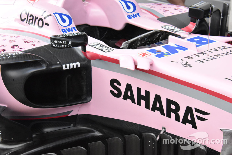 Sahara Force India F1 VJM10 збоку
