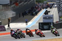 Start: Maverick Viñales, Yamaha Factory Racing leads