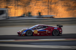 #83 AF Corse Ferrari 458 Italia: Франсуа Перродо, Еммануель Коллар, Руй Агуаш