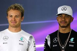 Nico Rosberg, Mercedes AMG F1; Lewis Hamilton, Mercedes AMG F1