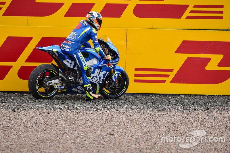 Алекс Рінс, Team Suzuki MotoGP, у зоні вильоту