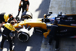 Jolyon Palmer, Renault Sport F1 Team RS17 en pit lane