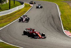  Sebastian Vettel, Ferrari SF70H, Esteban Ocon, Sahara Force India F1 VJM10