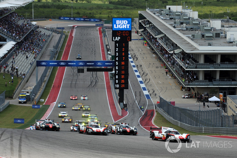 Départ : #1 Porsche Team Porsche 919 Hybrid: Neel Jani, Andre Lotterer, Nick Tandy en tête