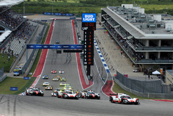 Start: #1 Porsche Team Porsche 919 Hybrid: Neel Jani, Andre Lotterer, Nick Tandy, führt