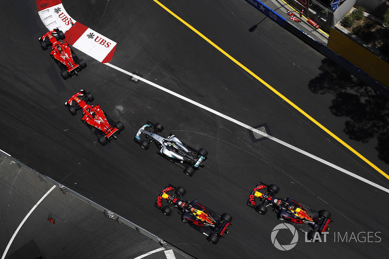 Kimi Raikkonen, Ferrari SF70H, Sebastian Vettel, Ferrari SF70H, Valtteri Bottas, Mercedes AMG F1 W08