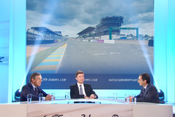 Lindsay Owen-Jones Presidente della FIA Endurance Commission, il presentatore Bruno Vandestick Pierre Fillon, presidente ACO