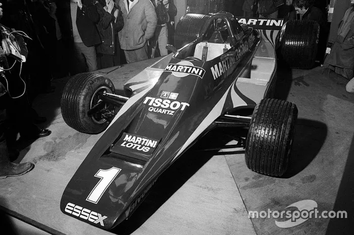 Dévoilement de la Lotus 80