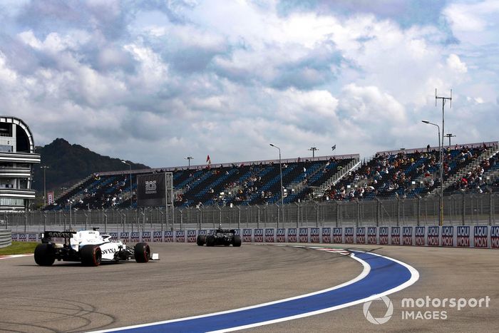 Lewis Hamilton, Mercedes F1 W11, George Russell, Williams FW43