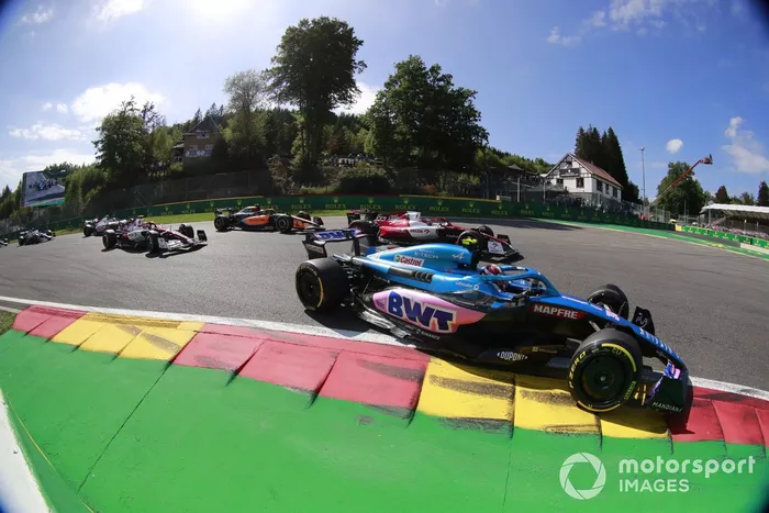 Esteban Ocon, Alpine A522, Valtteri Bottas, Alfa Romeo C42, Lando Norris, McLaren MCL36