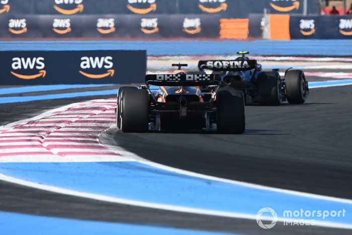 Nicholas Latifi, Williams FW44, Daniel Ricciardo, McLaren MCL36