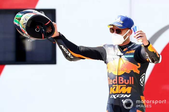 Podio: ganador de la carrera Brad Binder, Red Bull KTM Factory Racing