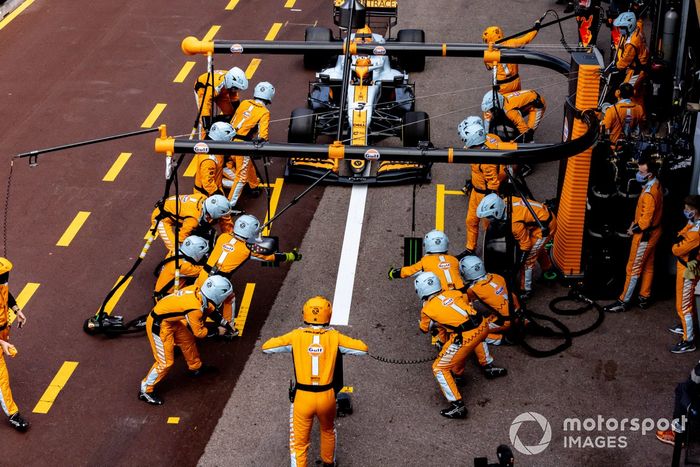 Daniel Ricciardo, McLaren MCL35M 