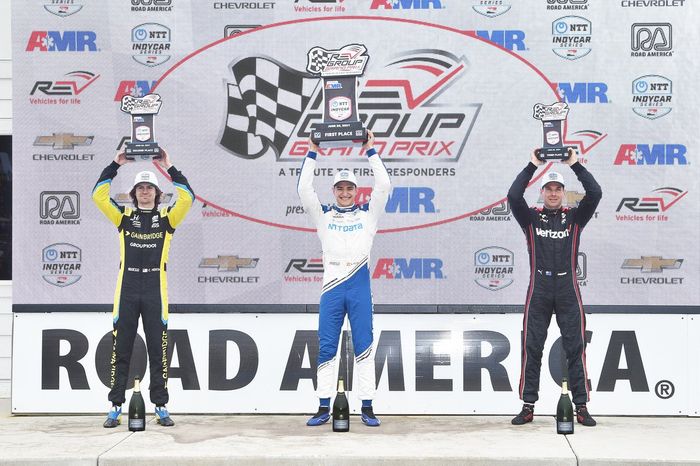 Colton Herta, Andretti Autosport Honda, Ganador de la carrera Alex Palou, Chip Ganassi Racing Honda, Will Power, Team Penske Chevrolet