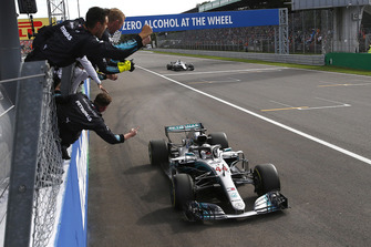 Il vincitore della gara Lewis Hamilton, Mercedes AMG F1 W09