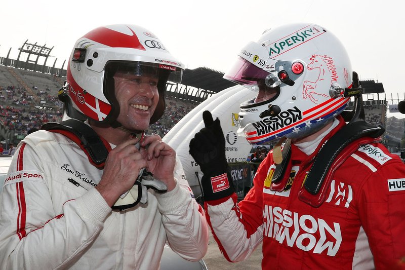 Tom Kristensen parla con Sebastian Vettel