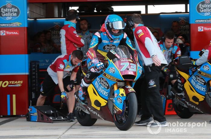 Guille Carrillo pone en marcha la moto de Alex Márquez, Marc VDS Racing