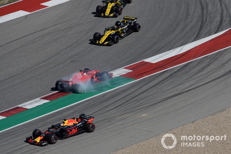 Sebastian Vettel, Ferrari SF71H and Daniel Ricciardo, Red Bull Racing RB14 clash on lap one