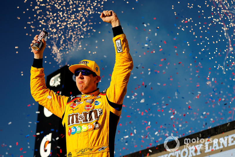 Kyle Busch, Joe Gibbs Racing, Toyota Camry M&M's celebrates