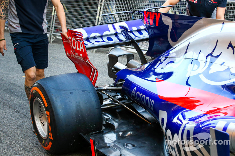 Задня частина Scuderia Toro Rosso STR12