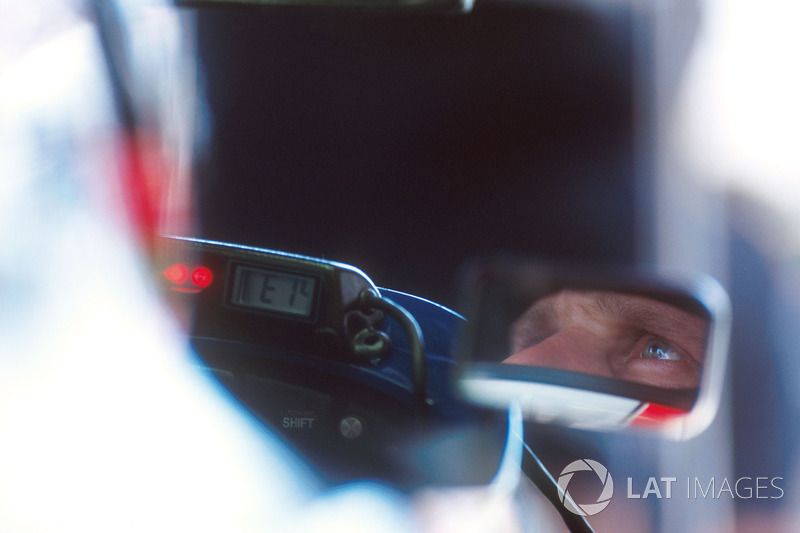 Um deles era Johnny Herbert, que competia na F1 pela Lotus.