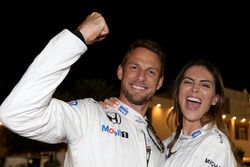 Jenson Button, McLaren, con su novia Brittny Ward