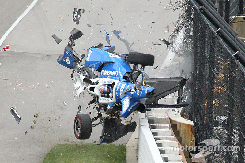 Le terrible crash de Scott Dixon à Indianapolis