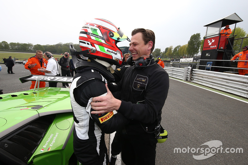 El poleman Mirko Bortolotti, GRT Grasser Racing Team con el dueño del equipo, Gottfried Grasser