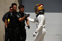 Il poleman Lewis Hamilton, Mercedes AMG F1