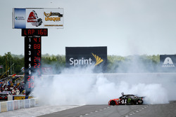 Winnaar Kurt Busch, Stewart-Haas Racing Chevrolet