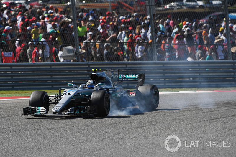 Valtteri Bottas, Mercedes-Benz F1 W08 locks up