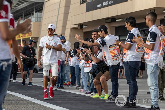 Lewis Hamilton, Mercedes-AMG F1 en el desfile de pilotos