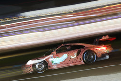 #92 Porsche GT Team Porsche 911 RSR: Майкл Вейнрайт, Кевін Естр, Лоранс Вантор