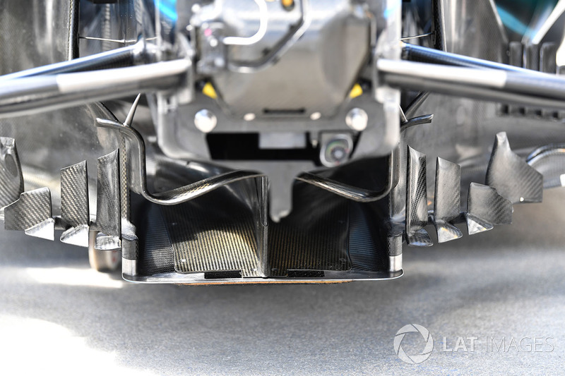 Mercedes-AMG F1 W09 front floor detail