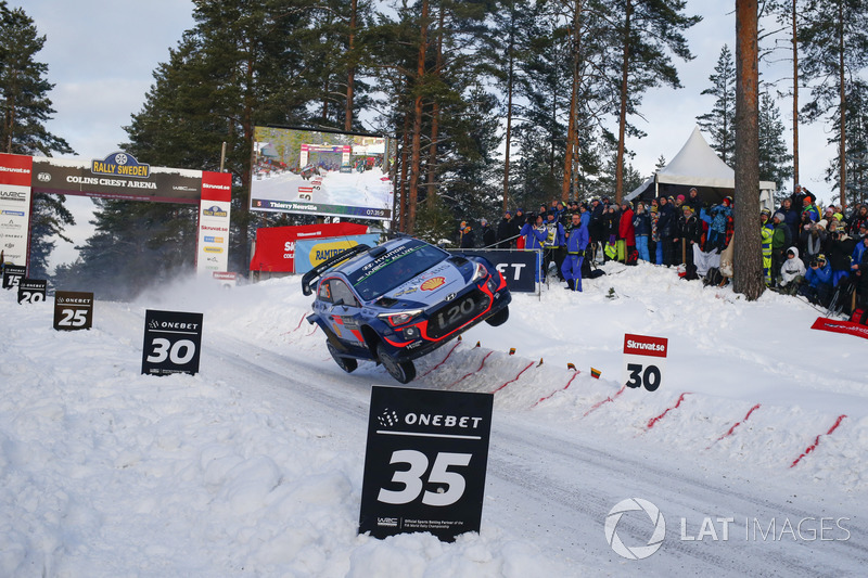 OneBet Salto del año: Thierry Neuville, Nicolas Gilsoul, Hyundai i20 WRC, Hyundai Motorsport, en el Rally de Suecia. Saltó más de 30 metros aterrizando sobre las ruedas derechas.
