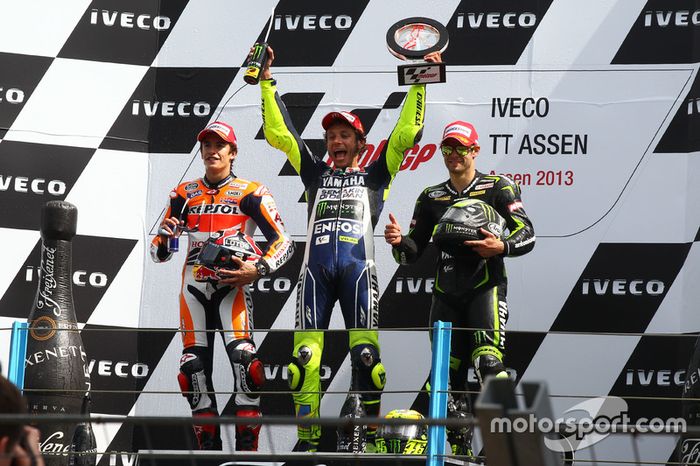 Podio: 1º Valentino Rossi, 2º Marc Márquez, 3º Cal Crutchlow