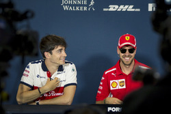 Charles Leclerc, Sauber en Sebastian Vettel, Ferrari in de persconferentie