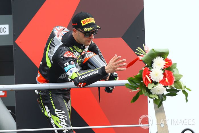 Podio: segundo lugar Jonathan Rea, Kawasaki Racing