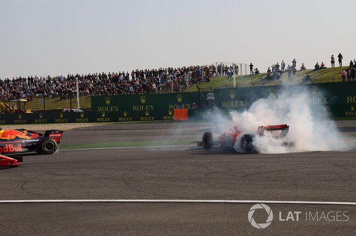 El incidente entre Max Verstappen, Red Bull Racing RB14 y Sebastian Vettel, Ferrari SF71H