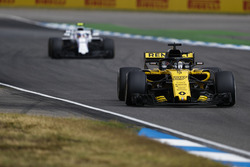 Nico Hulkenberg, Renault Sport F1 Team R.S. 18, Sergey Sirotkin, Williams FW41