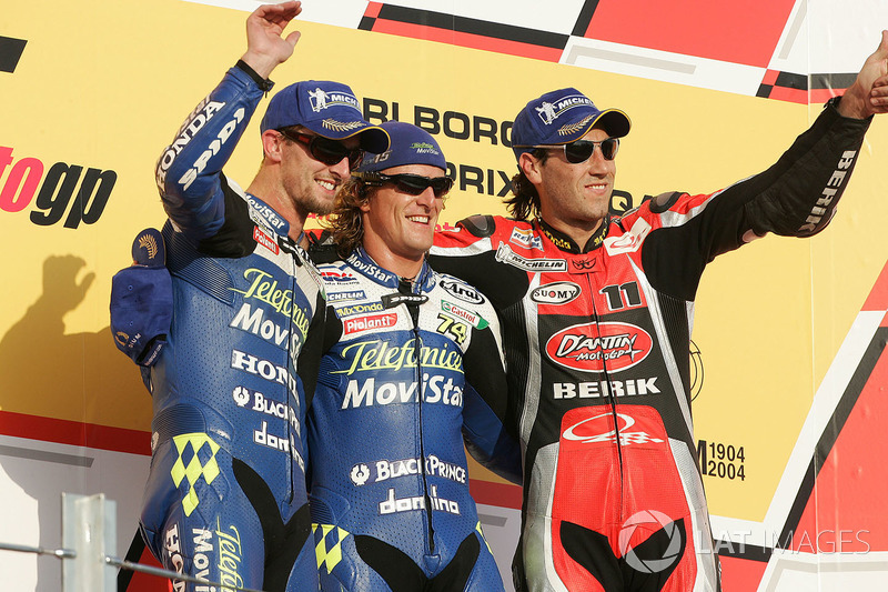 Podium : le vainqueur Sete Gibernau, Honda, le deuxième Colin Edwards, Honda, le troisième Ruben Xaus, Ducati