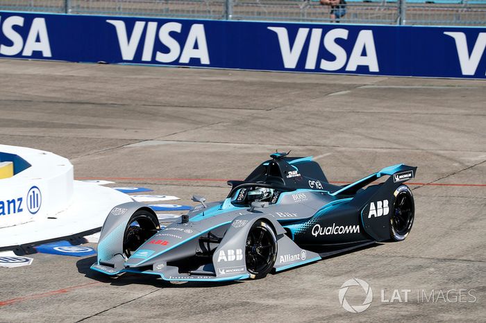 Nico Rosberg, campeón mundial de Fórmula 1, inversionista de Fórmula E, conduce el coche de la Fórmula E