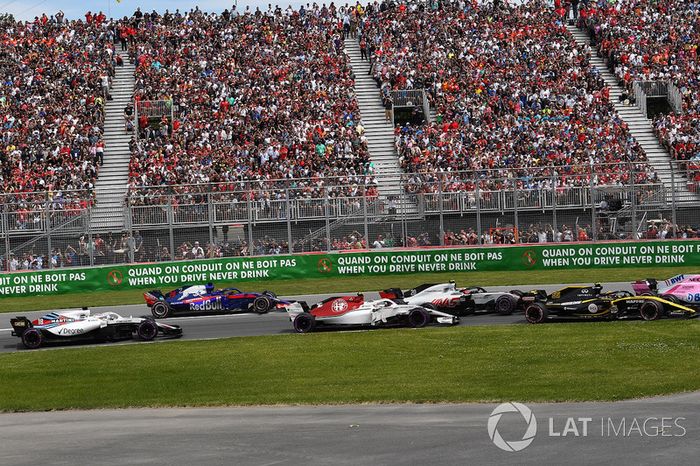 Charles Leclerc, Sauber C37 al inicio de la carrera