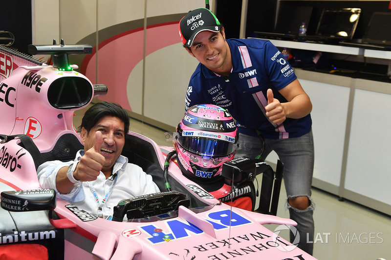 Sergio Pérez, Sahara Force India VJM10 e Ivan Zamorano, exfutbolista