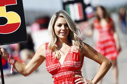 La Grid Girl de Carlos Sainz Jr., Renault Sport F1 Team RS17