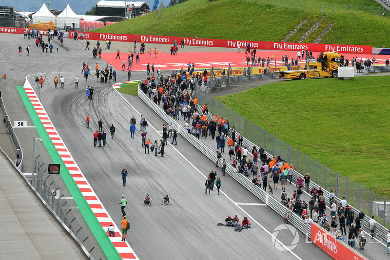 Fans on track