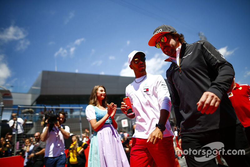 Дівчата, Льюіс Хемілтон, Mercedes AMG F1, Фернандо Алонсо, McLaren