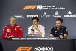 Керівник команди Ferrari Мауріці Аррівабене, керівник Mercedes AMG F1 Тото Вольфф, керівник Red Bull