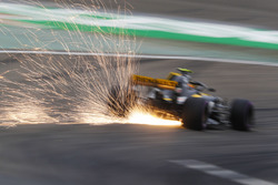 Карлос Сайнс-мол., Renault Sport F1 Team R.S. 18, іскрить