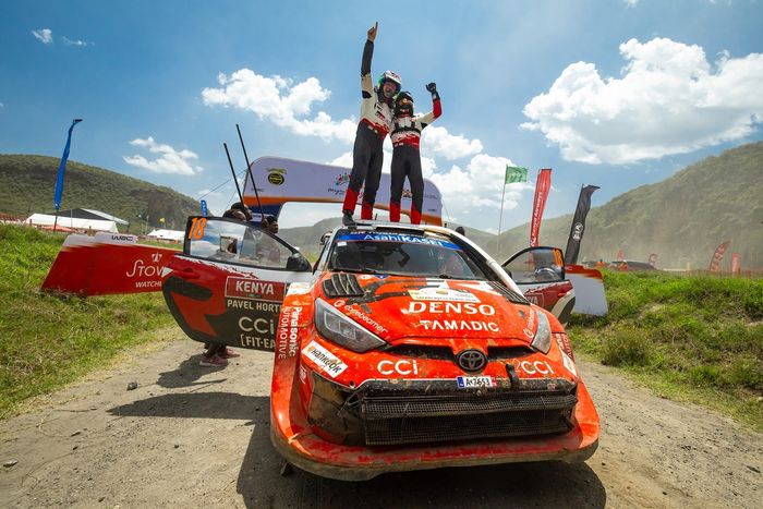 Такамото Кацута, Аарон Джонстон, Toyota Gazoo Racing WRT Toyota GR Yaris Rally1
